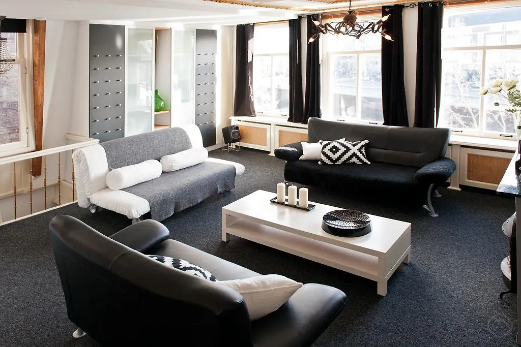 Canal Holiday Apartment-1