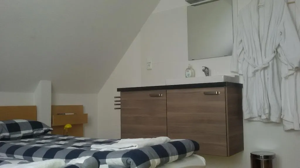 Bed And Breakfast Den Bosch-1