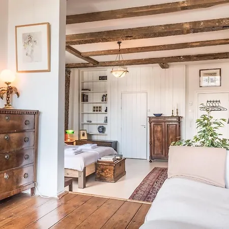 Classy Room 17Th C Canalhouse-2