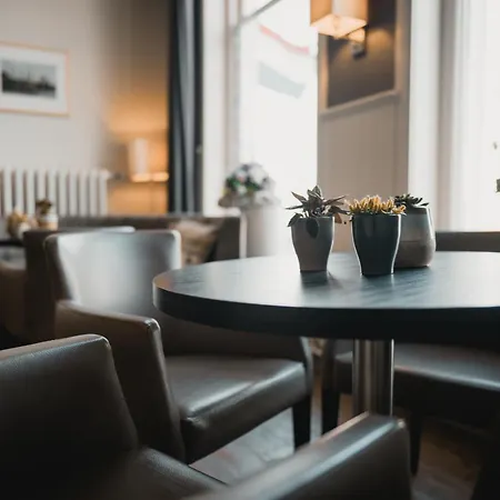 Hotel Van Dijk-2