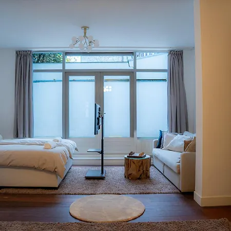 Skinny Bridge Boutique Stay-3