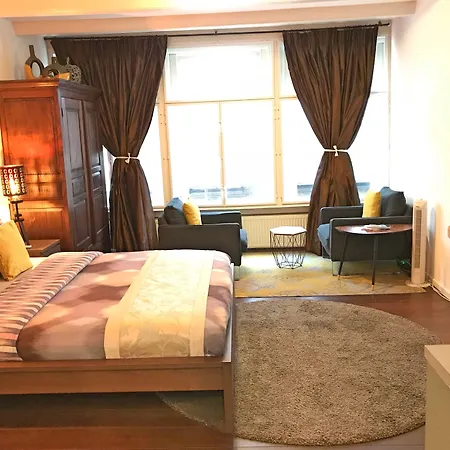 Amsterdam 4 Holiday Guestrooms-3