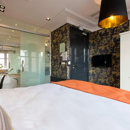 Amsterdam Canal Hotel-2
