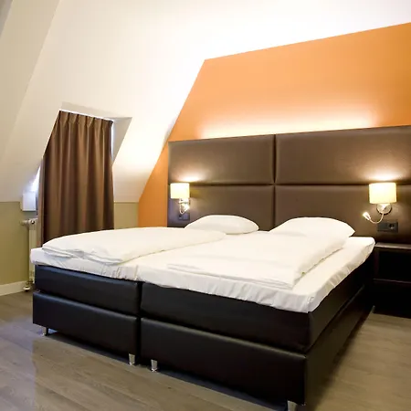 Hotel Roermond Next Door-3