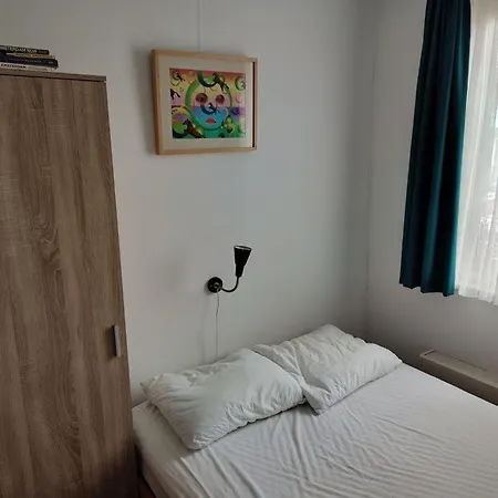 Quiet Spacious Room-3