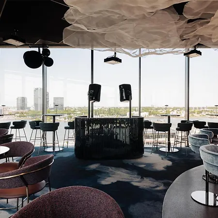 DoubleTree by Hilton Amsterdam Centraal Station-2