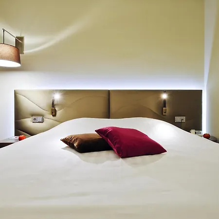 Mercure Hotel Groningen Martiniplaza-3