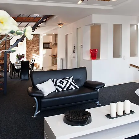 Canal Holiday Apartment-3
