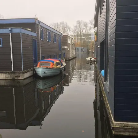Houseboat Studio Sooki-2