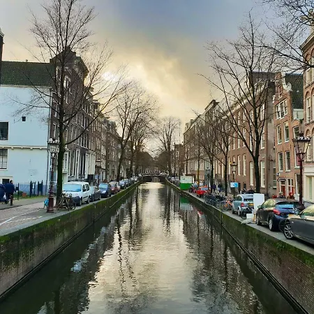 Houseboat Amsterdam - Room With A View-3