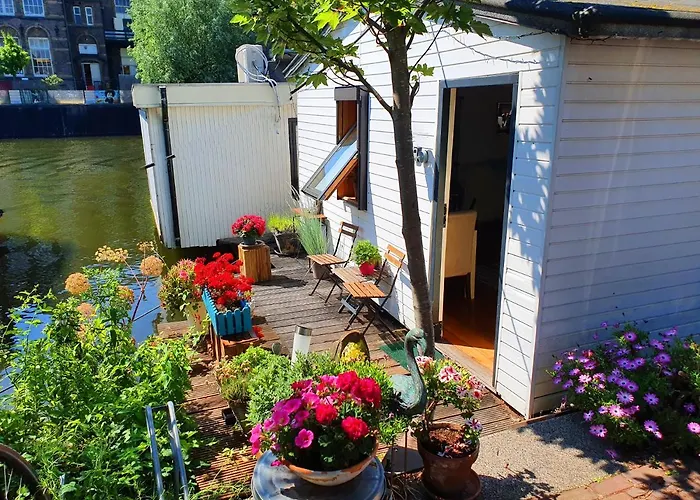 Romantic Quiet Studio On The Canal