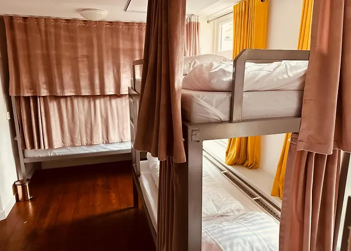 Room Mate Hostel Amsterdam Zaandam