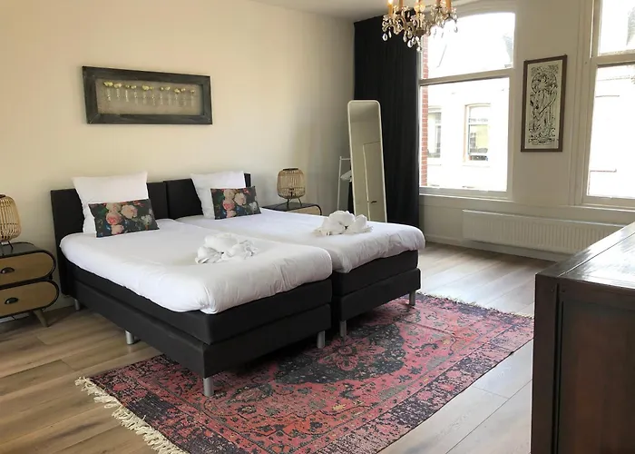 Nine-T-Teen Bed And Boutique