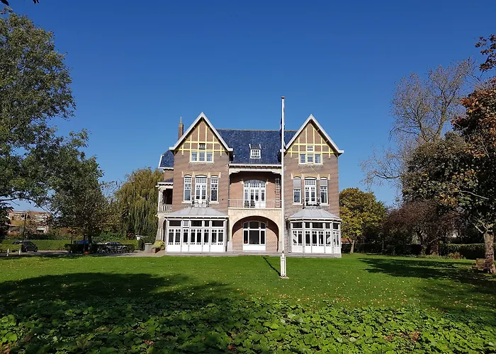 Rijksmonument Hotel De Sprenck - Including Free Private Parking