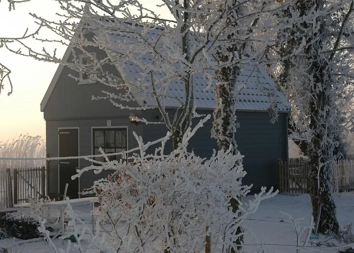 Quaint Holiday Home in Amsterdam near Lake
